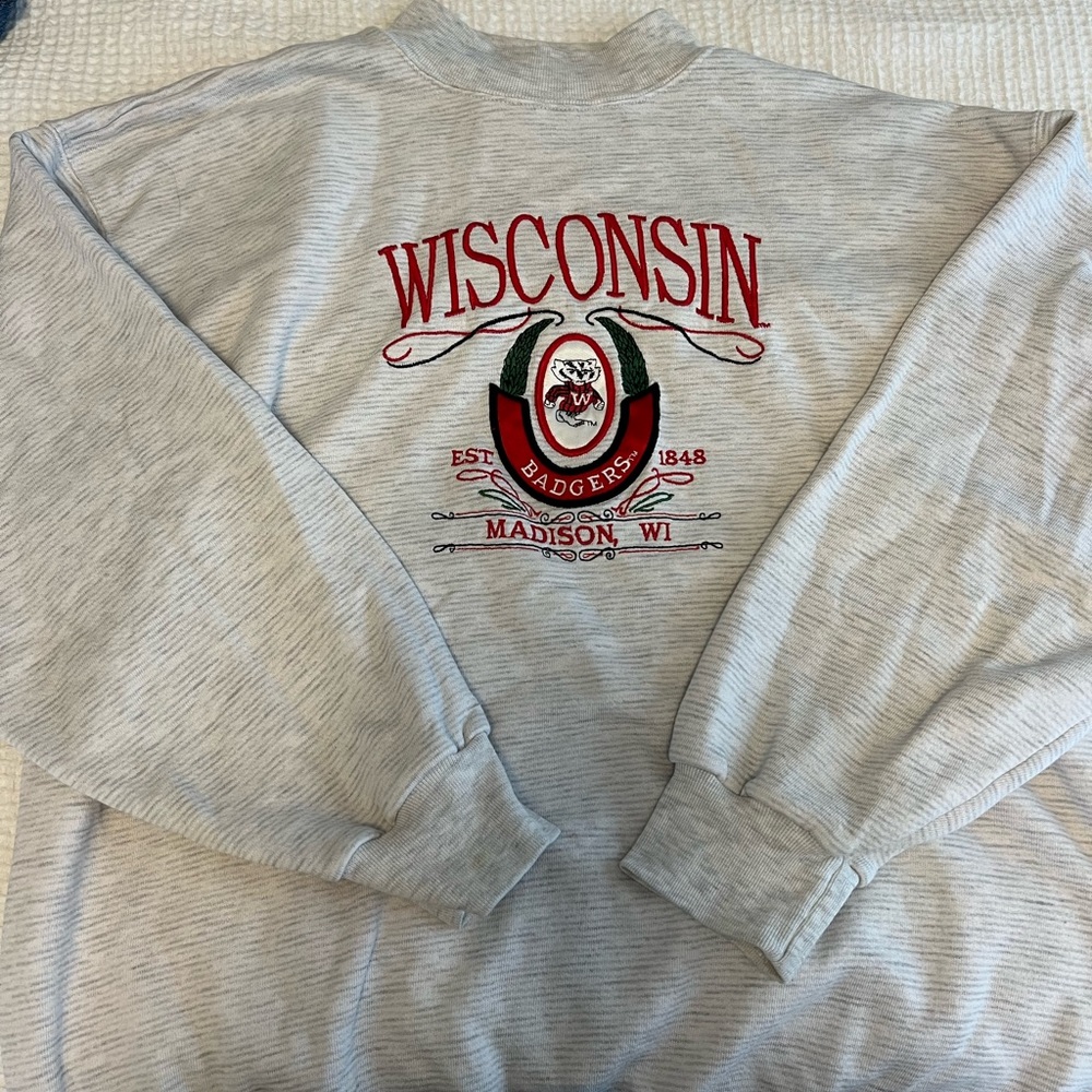 Great Condition Vintage Wisconsin Sweatshirt